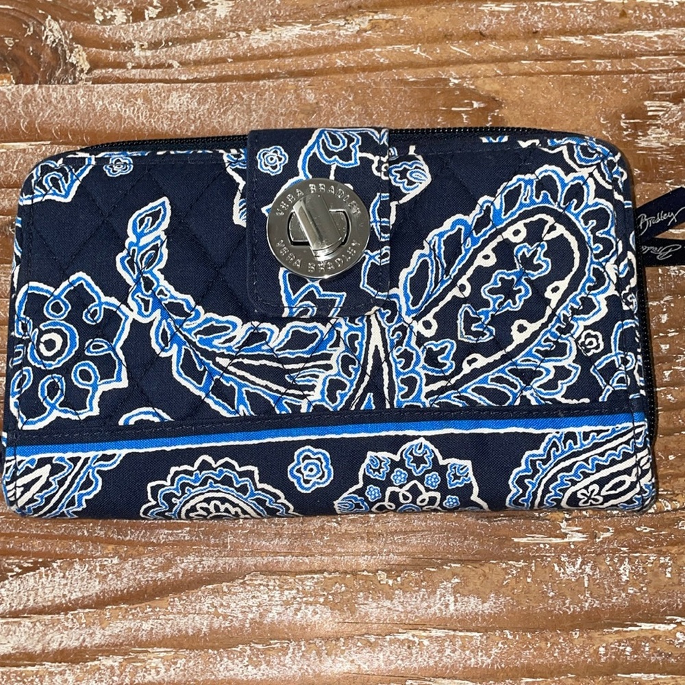 Vera Bradley Turn Locket Wallet in Blue Bandana